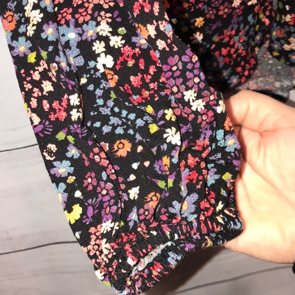 ☀️ 3 / $15 Sale ☀️ Mossimo flow top - Picture 7 of 8